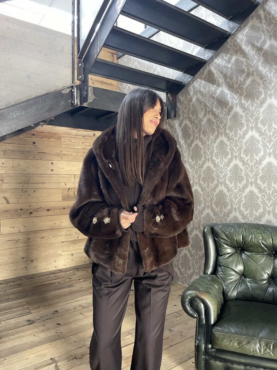 Ecopelliccia con cappuccio P-532