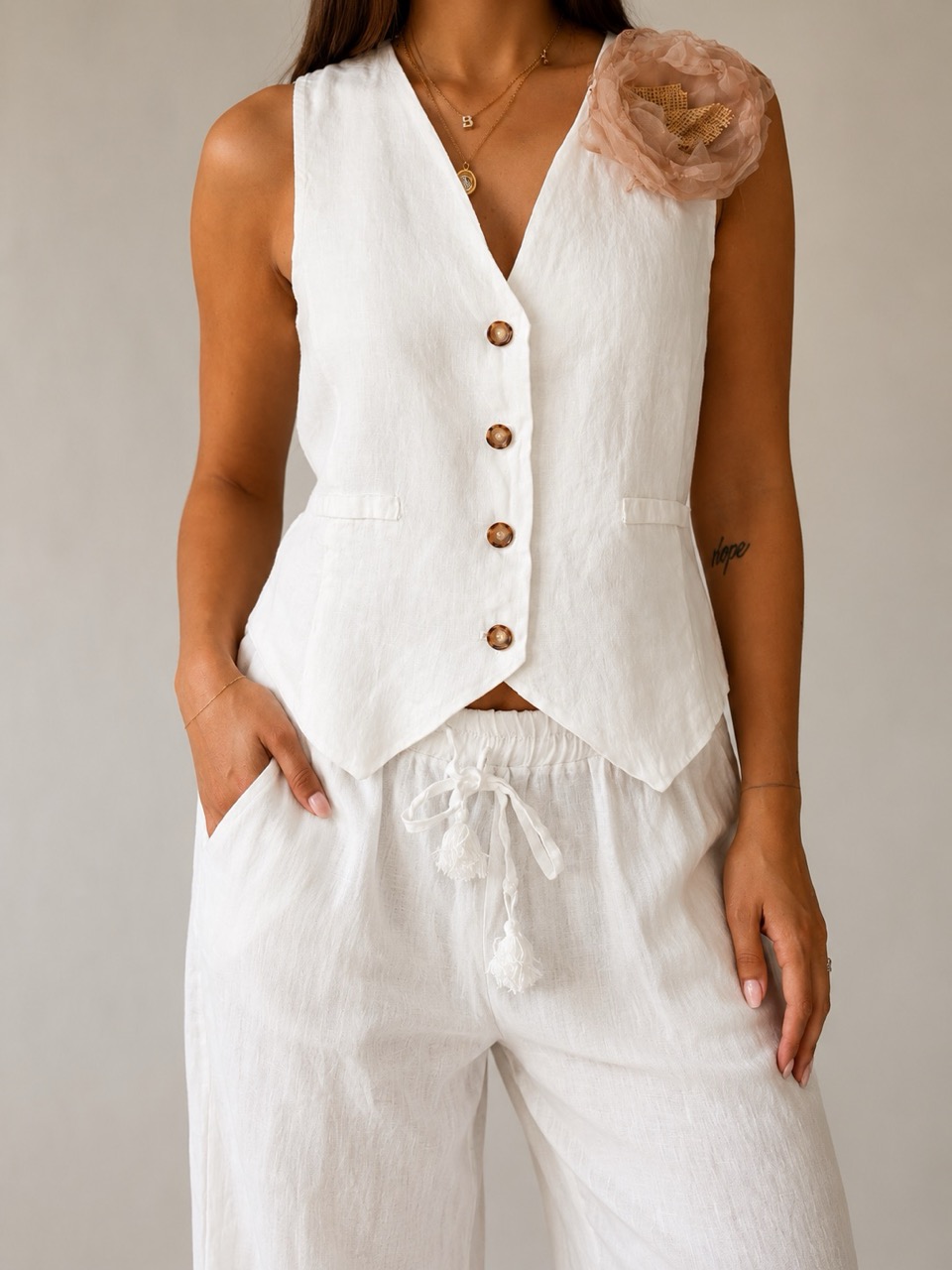 Gilet con spilla MOTEL S26JL23 - immagine 4
