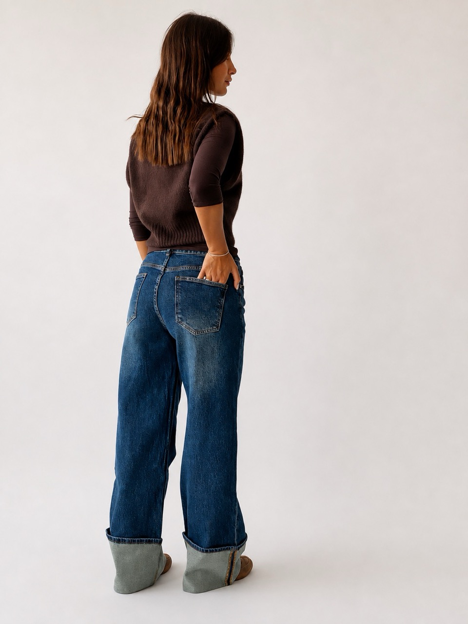 Jeans con risvolto V5120 - immagine 3