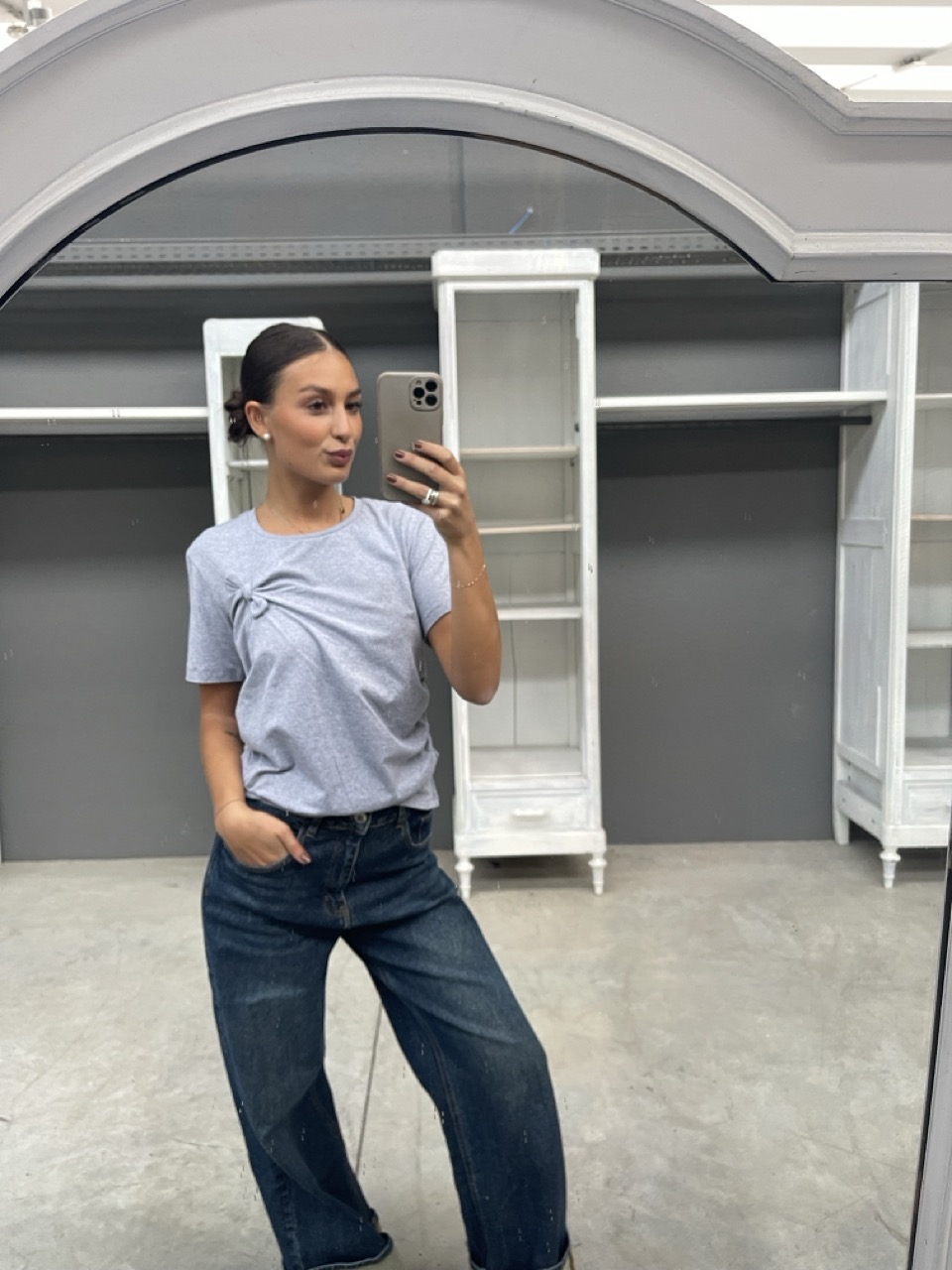 T-shirt con fiocchi 13908274