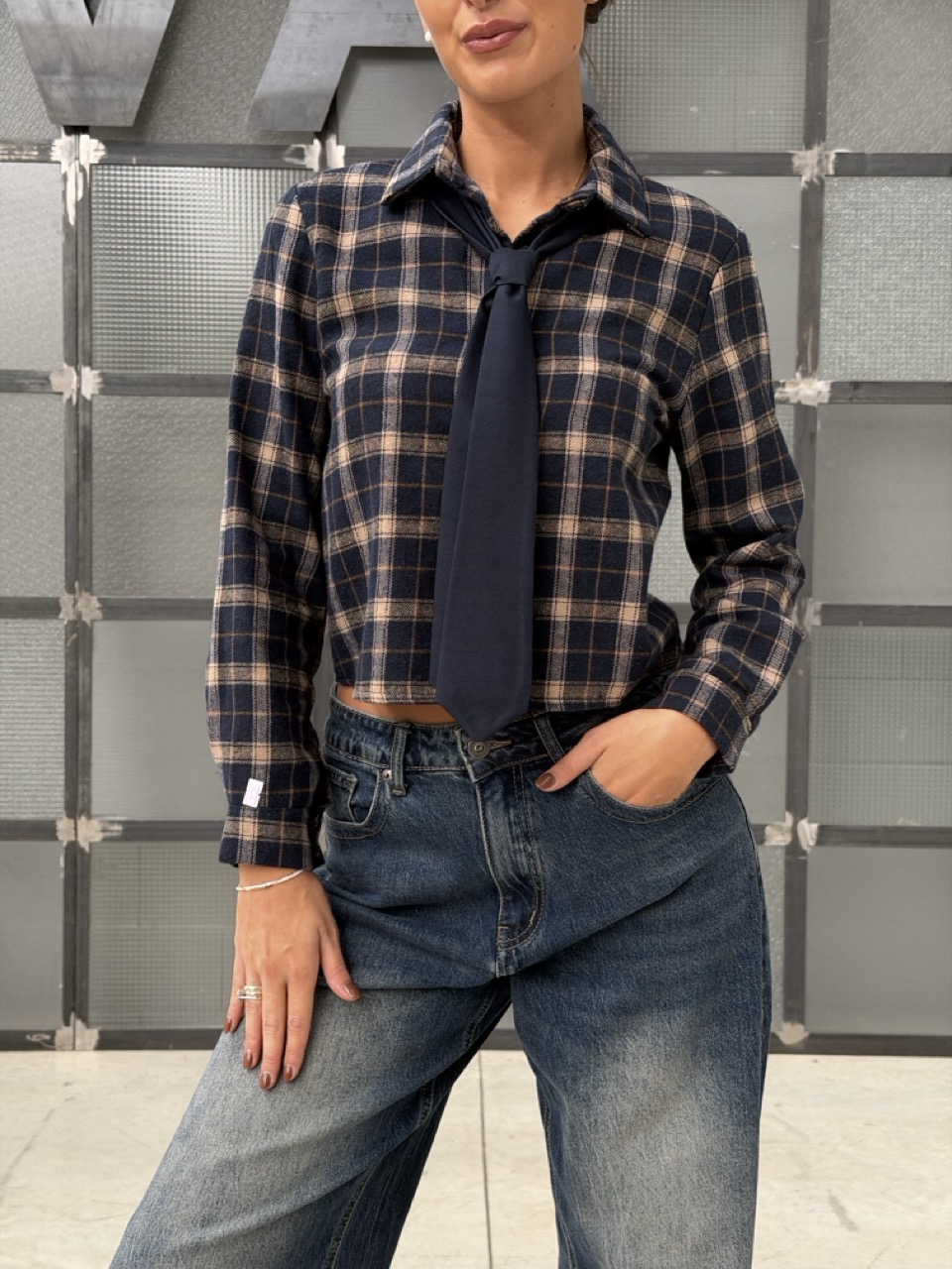 Camicia a quadri con cravatta 11785