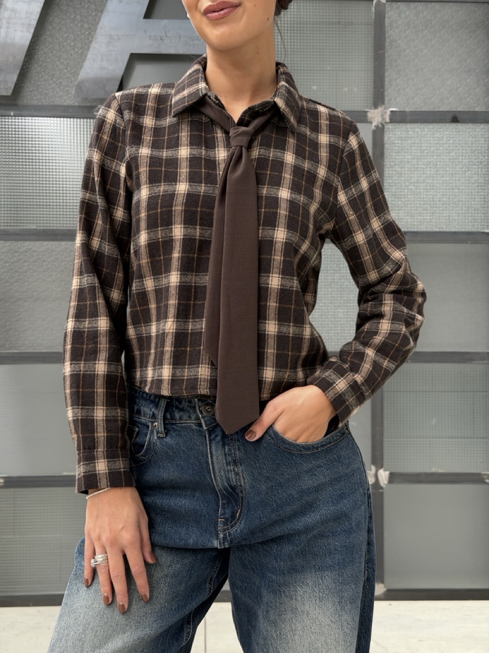 Camicia a quadri con cravatta 11785 - immagine 3